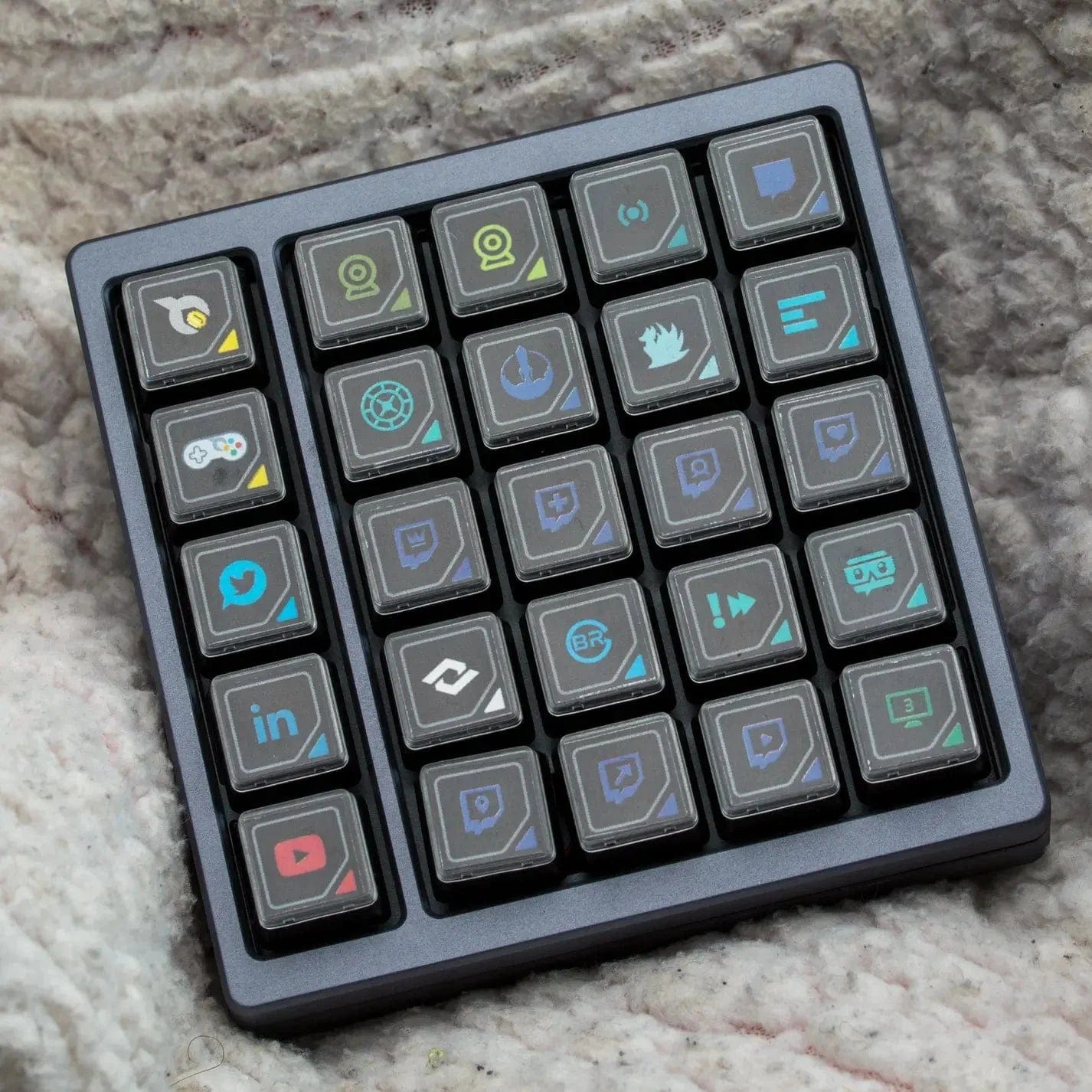 KeebCats Gina macro-numpad by KeebCats - Accessories e-Black Aluminium Plate